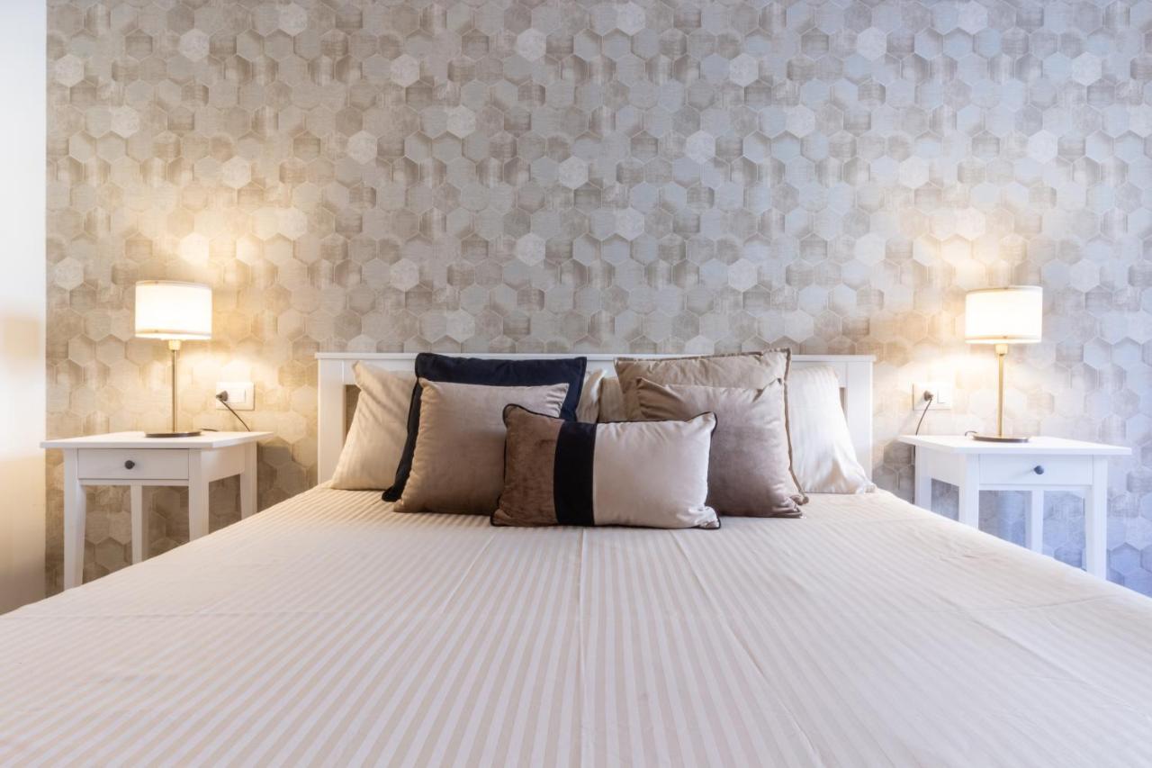 Studio Apartments Boutique Al Bastione Di Кальярі Екстер'єр фото